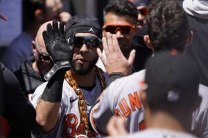 Cease strikes out 13 as Orioles lose to White Sox, 4-3; 9th-inning rally falls short; Araúz homers