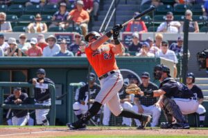 Orioles' McCann out with oblique injury