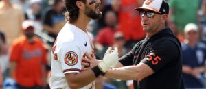 Alexander breaks left hand in Orioles’ 4th straight win, 8-2 over Royals