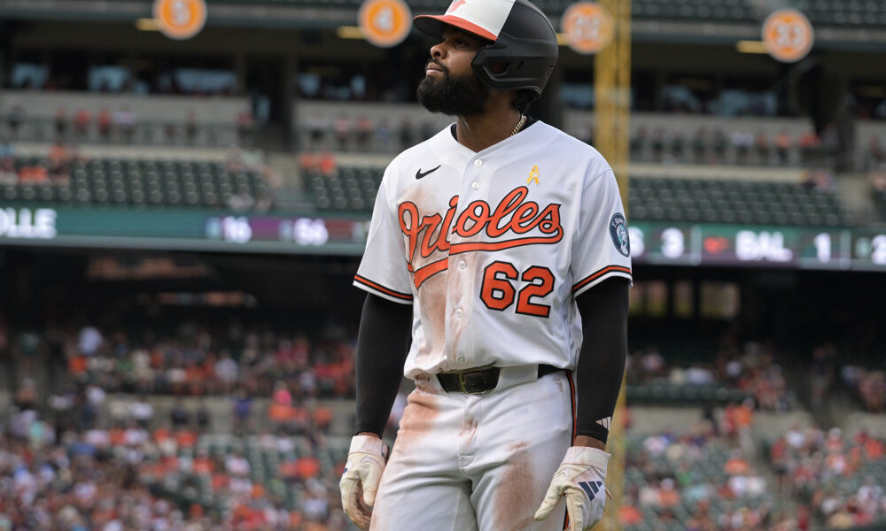 Orioles’ retention of Hinds begins offseason of unexpected moves